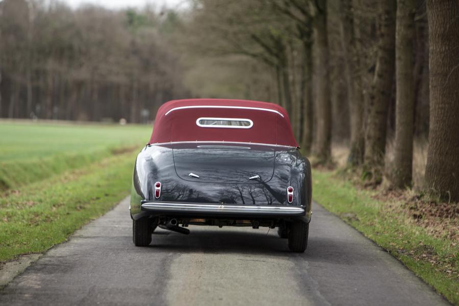  Alfa Romeo 6C 2500 SS Cabriolet 1947 года  (фото 6 из 40)